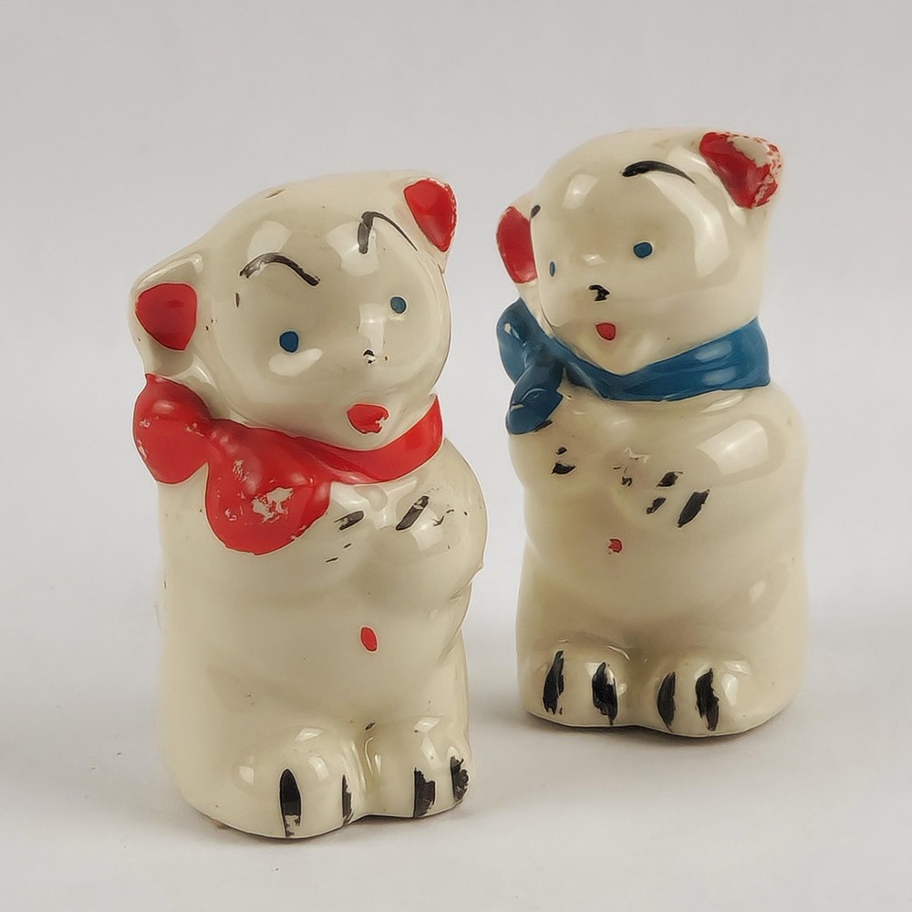 Shawnee Pottery White Bears in Bow Ties, Salt & Pepper Shaker Set - Vintage